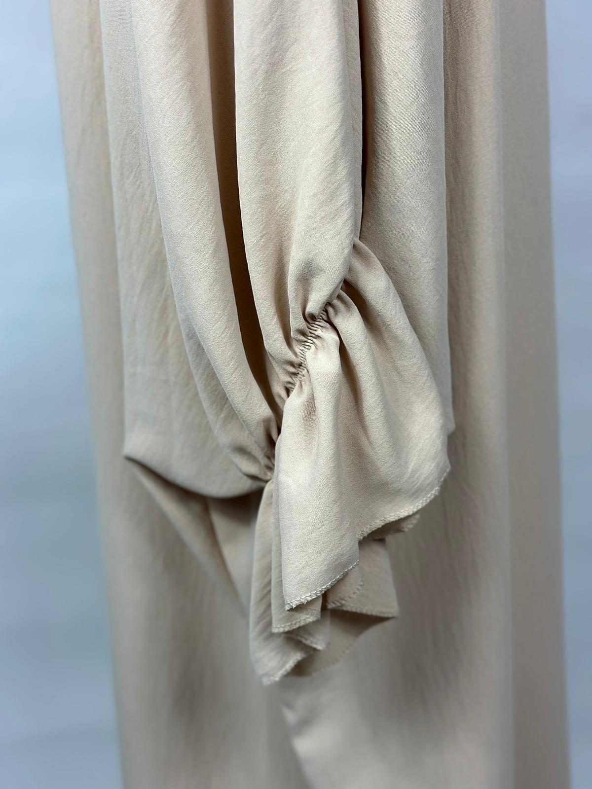 Loubna abaya