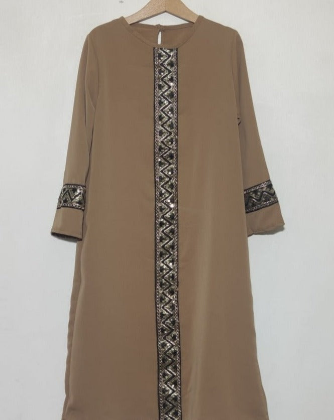 Kinderabaya - bruin met details