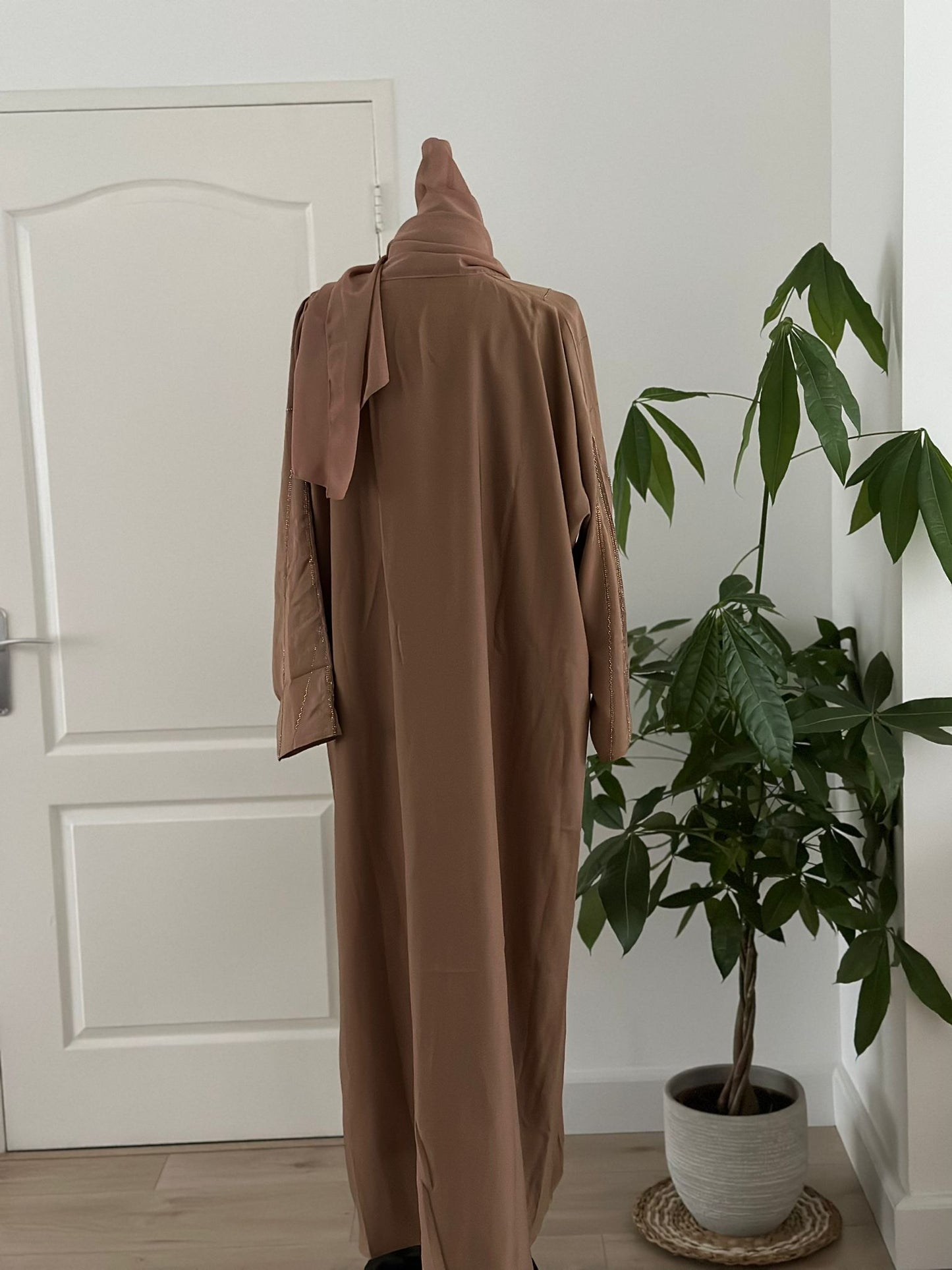 Maryam Dubai abaya with hiijab