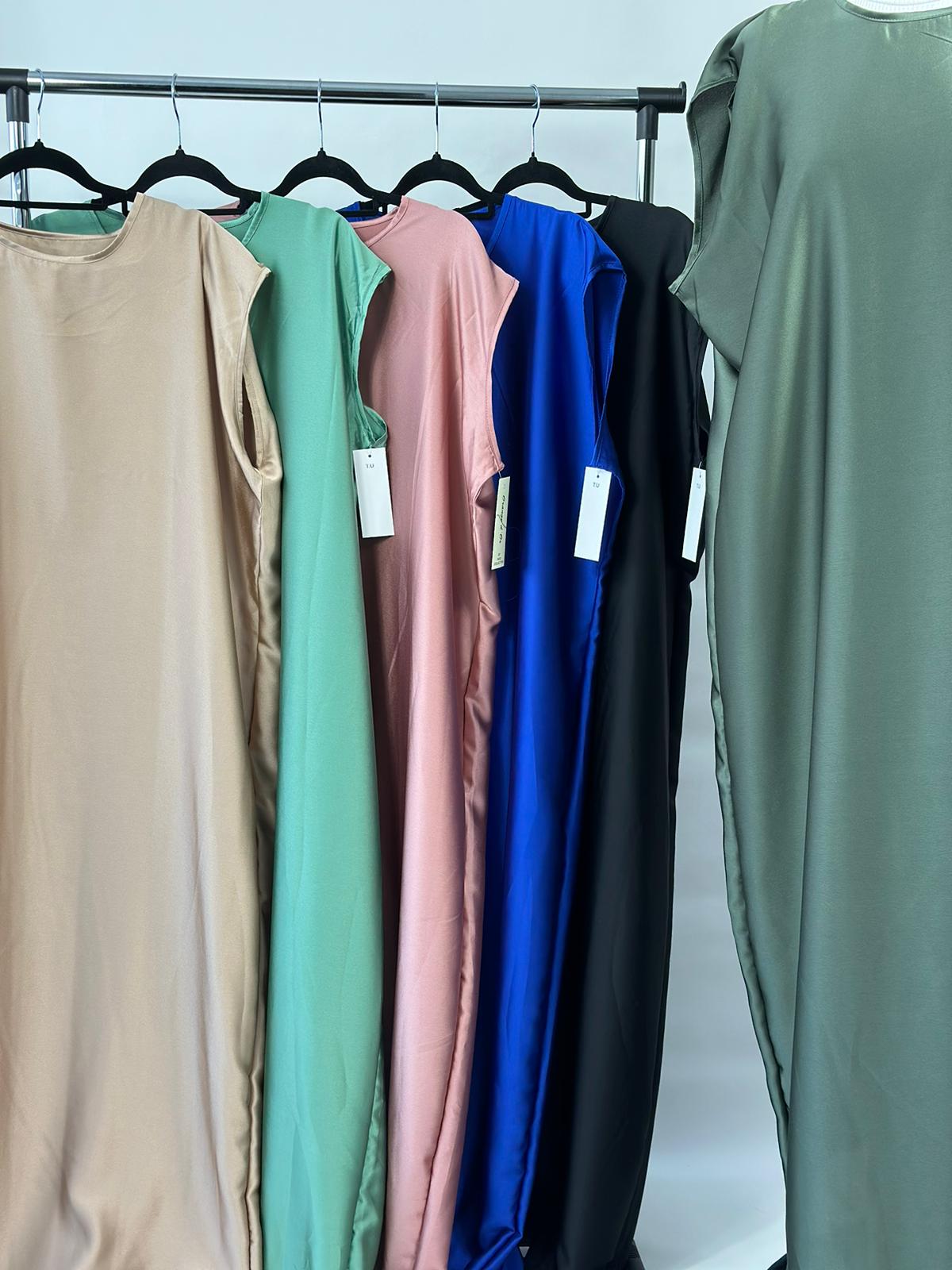 Nour satin kimono set